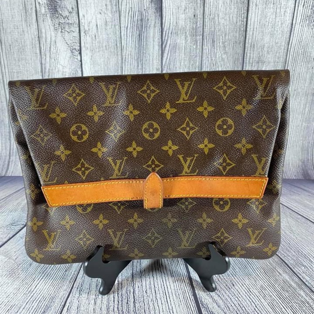 Pochette Pliante Clutch #1 in Monogram Canvas.